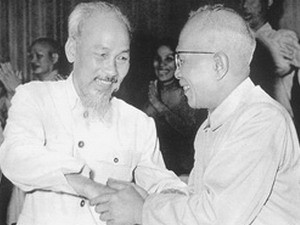 Late President Ton Duc Thang ( R ) and late President Ho Chi Minh Late President Ton Duc Thang ( R ) and late President Ho Chi Minh